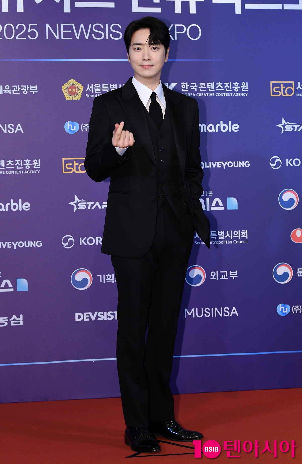 俳優イ・ジュニョク、2025 K-エキスポ授賞式に出席