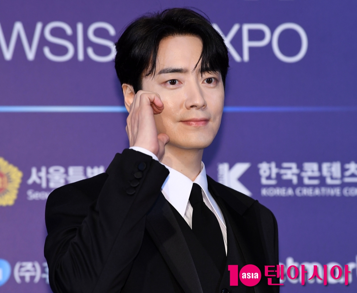 俳優イ・ジュニョク、2025 K-エキスポ授賞式に出席