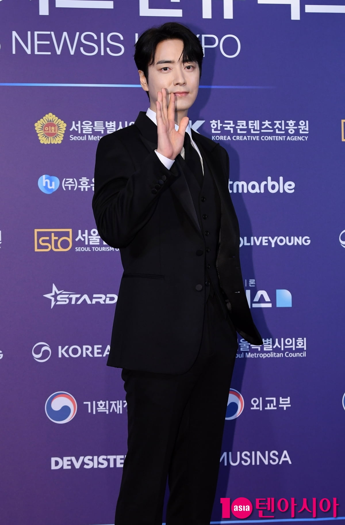 俳優イ・ジュニョク、2025 K-エキスポ授賞式に出席