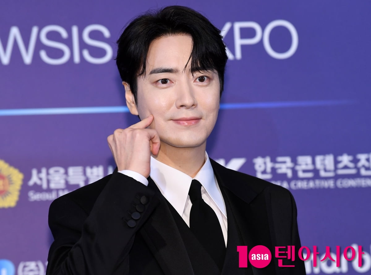 俳優イ・ジュニョク、2025 K-エキスポ授賞式に出席