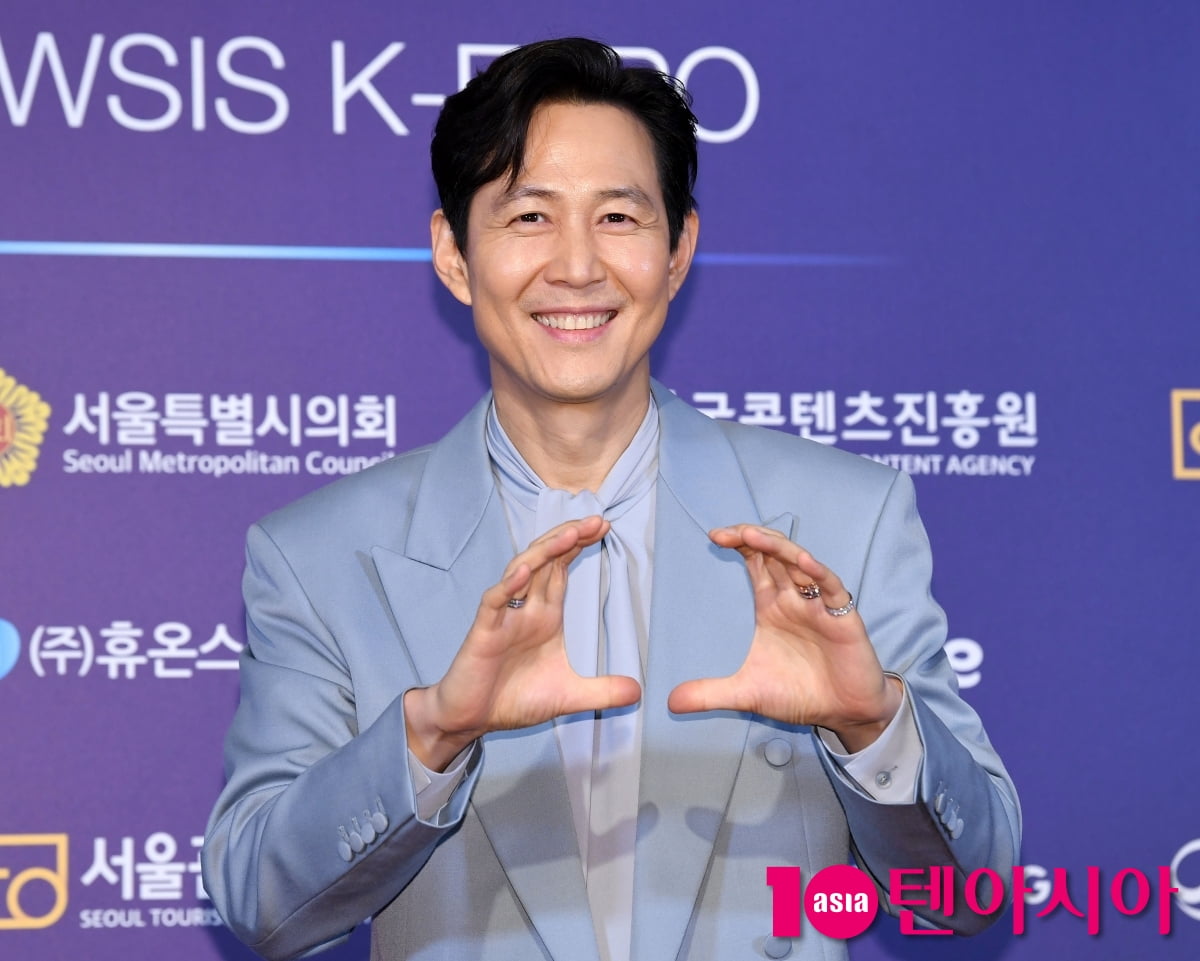 俳優イ・ジョンジェ、2025 K-エキスポ授賞式に出席