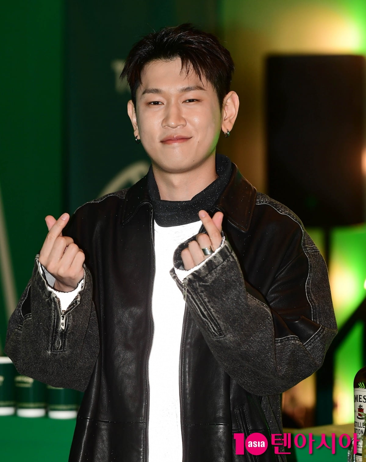 Crush and So Soo-bin Share Mutual Admiration on 'Live Wire'