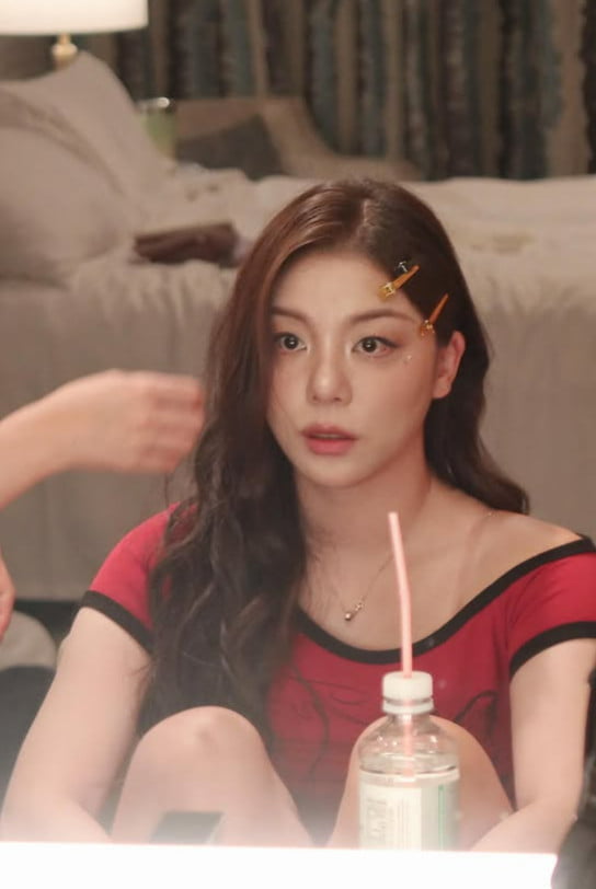 Ailee Apologizes to Husband Choi Si-hoon for Unflattering Photos