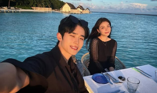 Ailee Apologizes to Husband Choi Si-hoon for Unflattering Photos