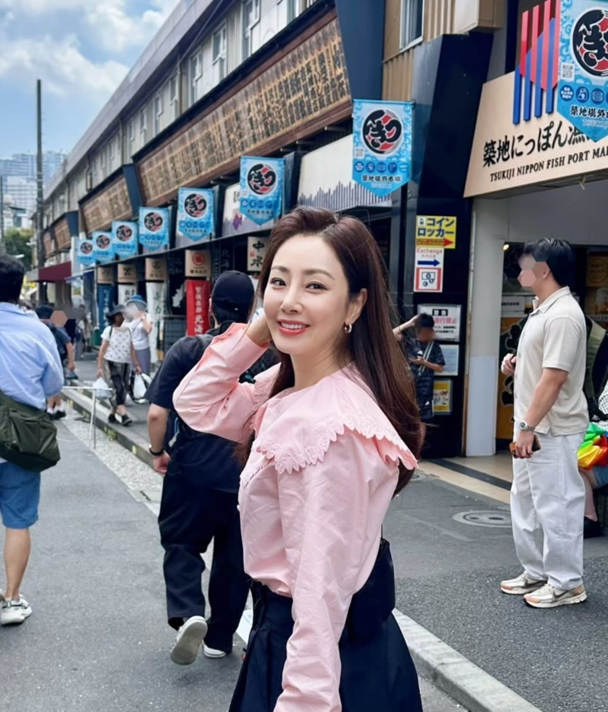 Korean Actress Oh Na-ra Captivates Fans with Tokyo Street Photos