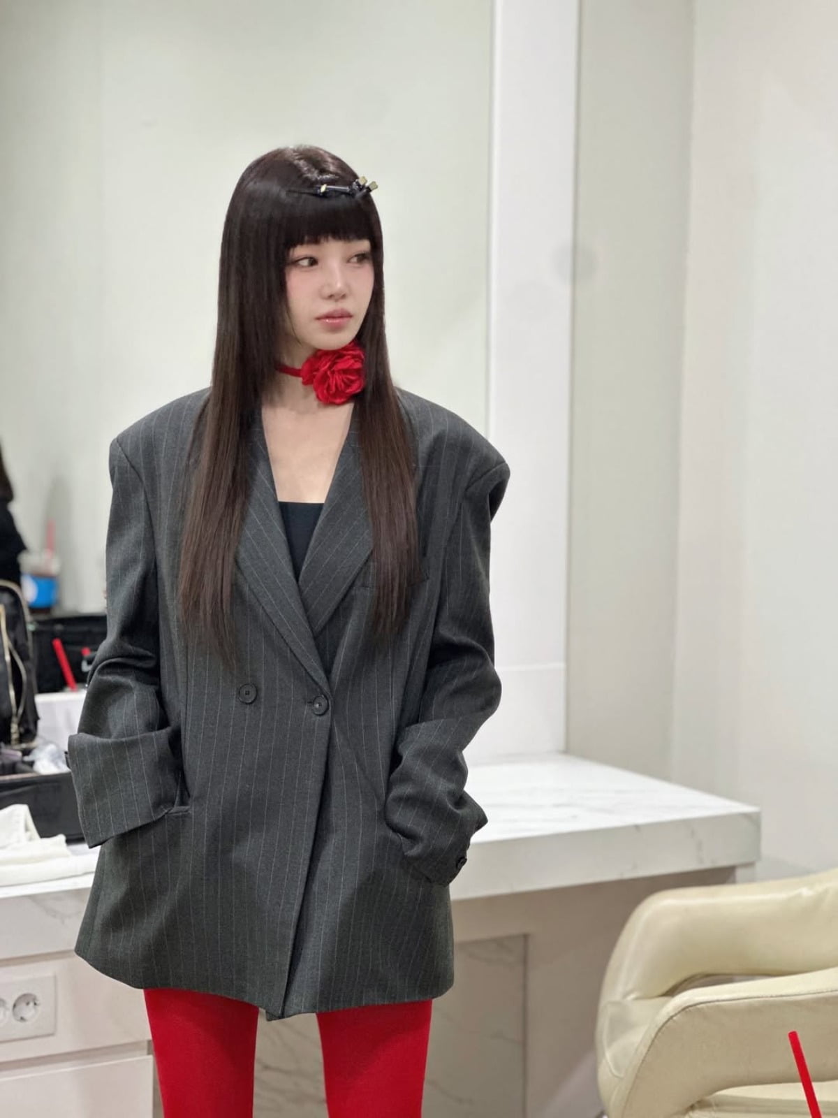 K-Pop Star Nam Gyu-ri Stuns with Bold Look in Dressing Room Photos