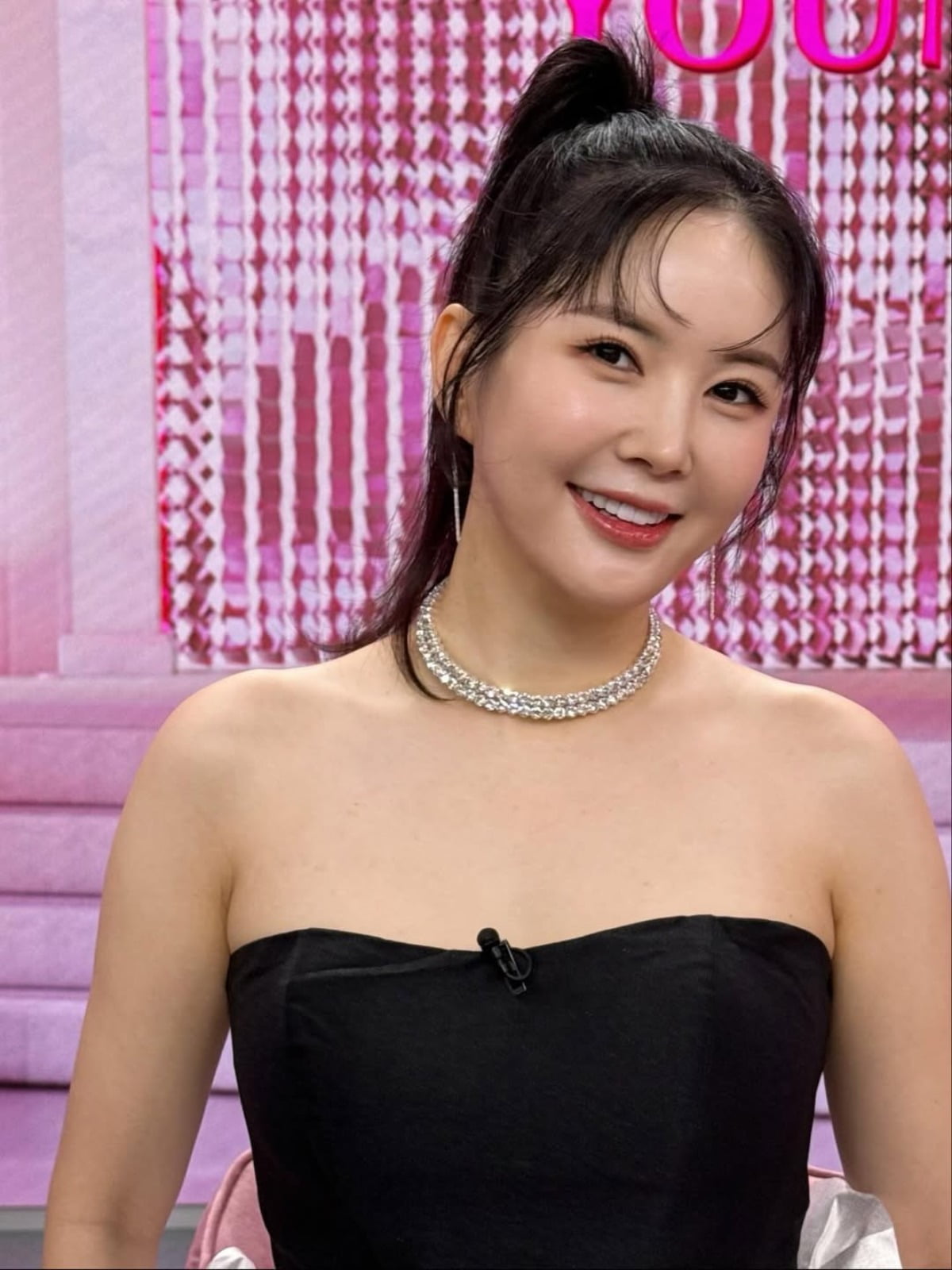 Korean TV Personality Jang Young-ran Stuns in Doll-Like Styling in Pink Studio