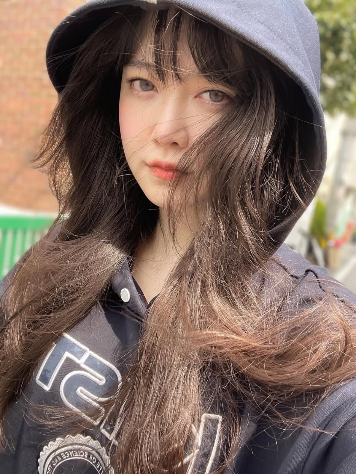 Koo Hye-sun Captivates Fans with Natural Selfie and Inspiring Message