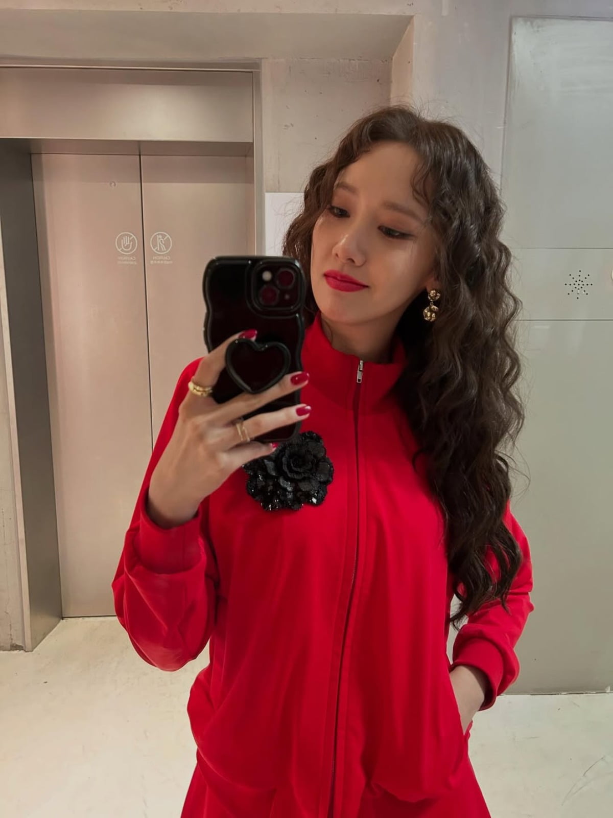 少女時代のイム・ユナ、多彩なコンセプトの写真で視線を奪う