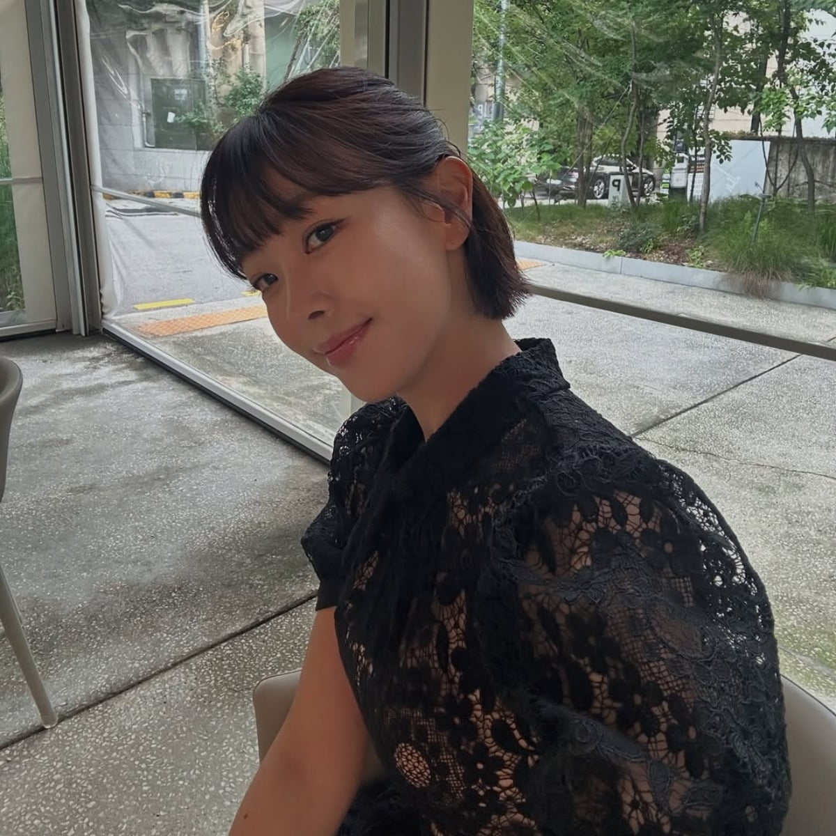 女優コ・ウォンヒ、ブラックレースルックでファンを魅了