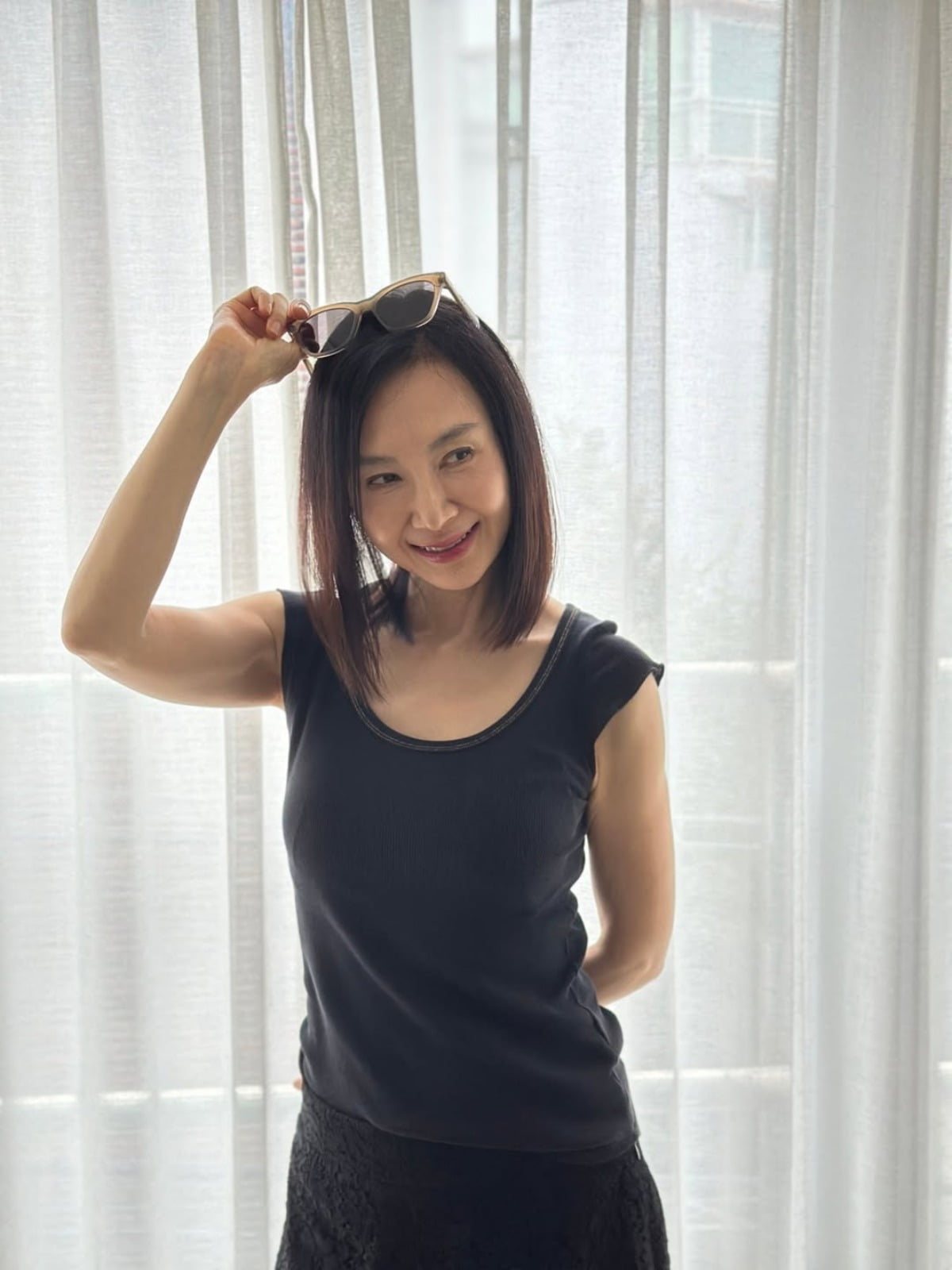 Chae Si-ra Stuns in Chic Black Ensemble on Instagram