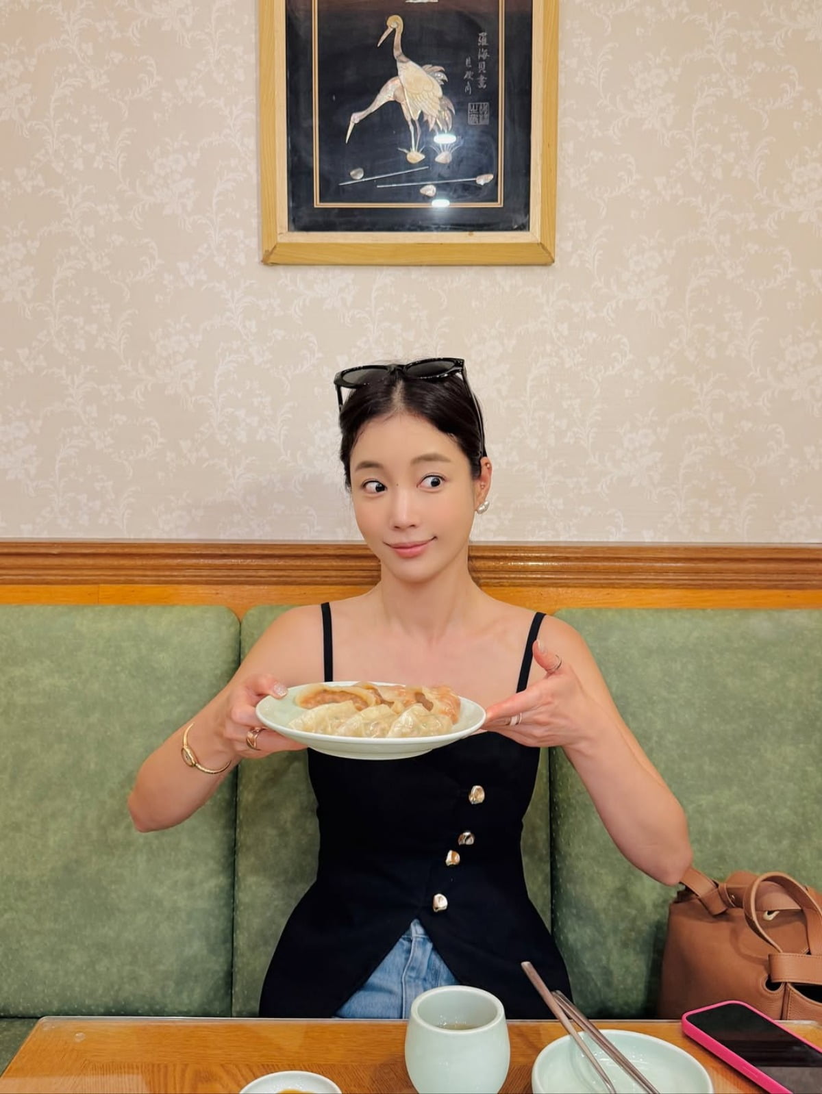 女優 キ・ウンセ、夏のOOTDで爽やかなラブリーを披露