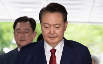 尹 '특혜 시비' 차단…법무부, 서울구치소장 교체·단독 접견실 제공 중단