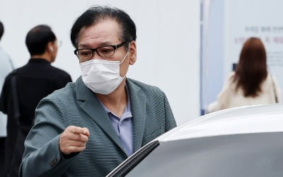 [속보] 법원, '건진법사' 전성배 구속영장 발부
