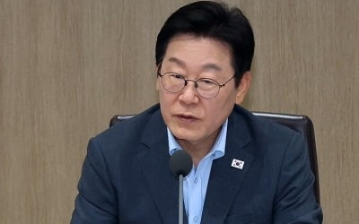 [속보] 李대통령 "동결·축소·비핵화 3단계…美공조·北대화로 여건조성"