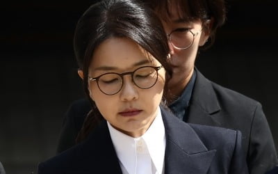 "하나만 묻죠, 목걸이 받으셨어요" 묻자…김건희 "누구한테요?"