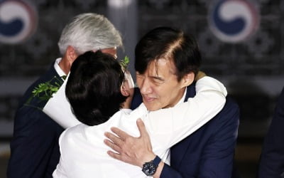 [속보] 조국 "이재명 대통령께 감사…사면 비판한 분들도 존경"