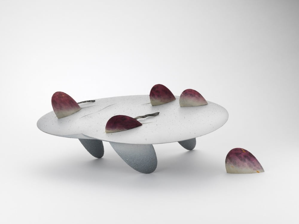 유리지 <겨울섬>(1988), 알루미늄, 은(92.5), 나무, 페인트, 44×28×22cm / 사진. ©서울공예박물관, 유족 기증(2022)