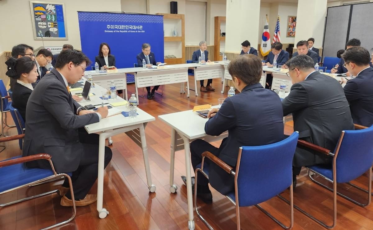조현 외교부 장관이 9일(현지시간) 미국 워싱턴DC에서 대미 투자 기업들과 간담회를 하고 있다. 외교부 제공
