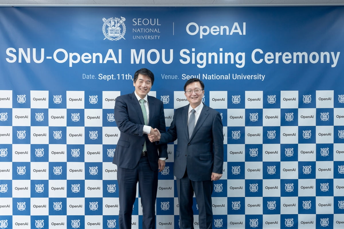 '오픈AI 코리아' 출범하더니…챗GPT 들고 티빙 이어 서울대와 손잡았다