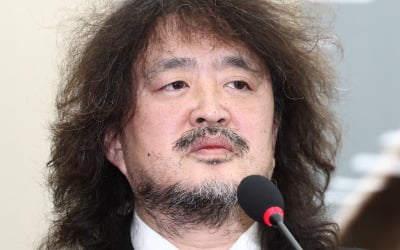 김어준 "불만이면 퇴사해"…거침없는 발언에 강해지는 팬덤 [정치 인사이드]