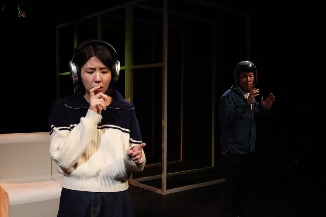 연극 <기형도 플레이>에서 「소리의 뼈」 의 한 장면. / 사진. ⓒ 맨씨어터