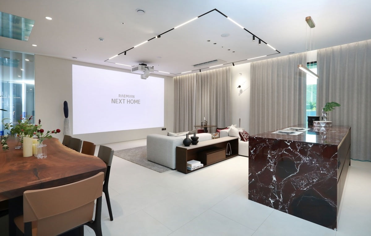 '넥스트 라멘'으로 확장한 통합형 거실 구조. 사진=삼성물산