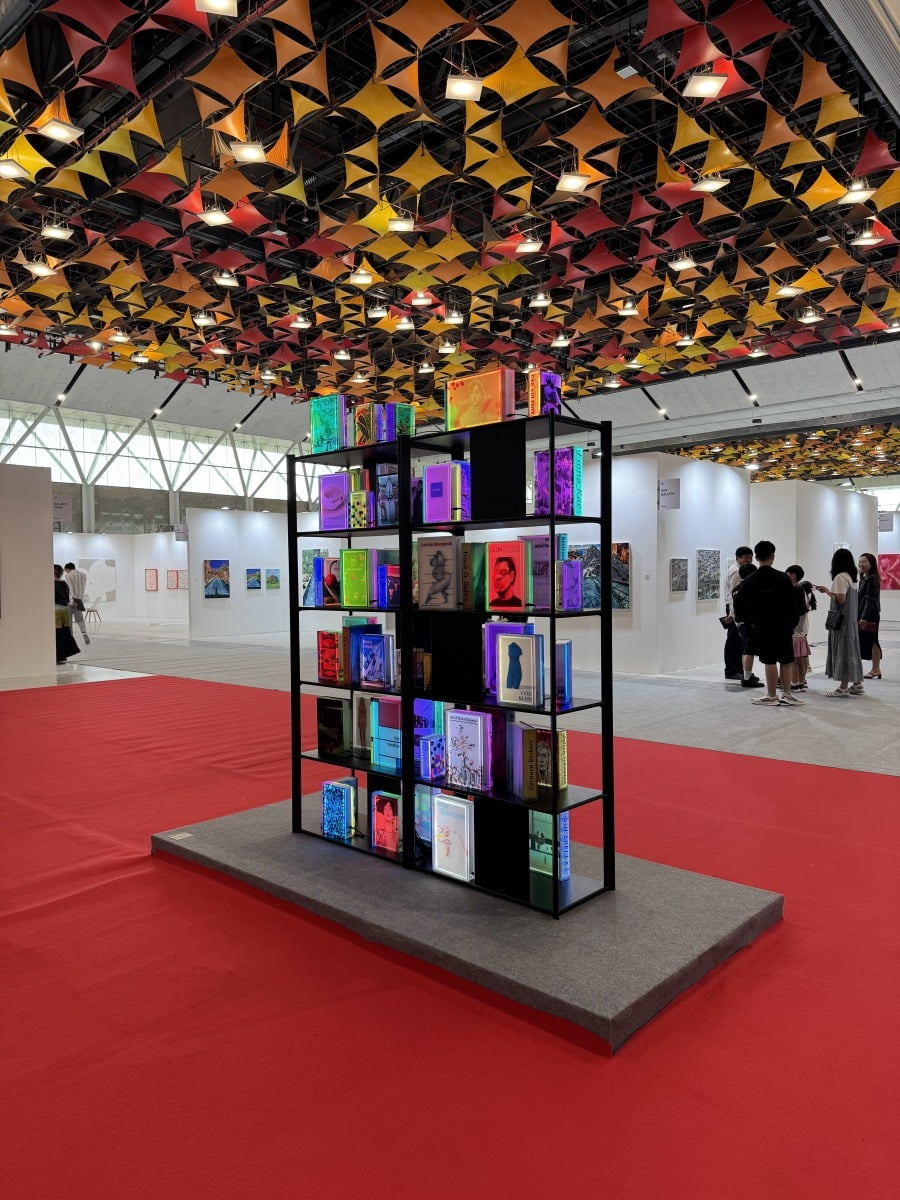 입구에 설치된 강애란의 설치작품. / © 박준수