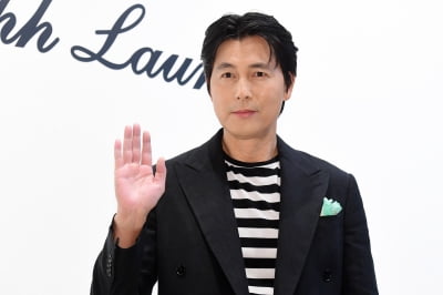 [단독] 정우성, 논란 3년 만에 광고 복귀…빗썸 얼굴 됐다