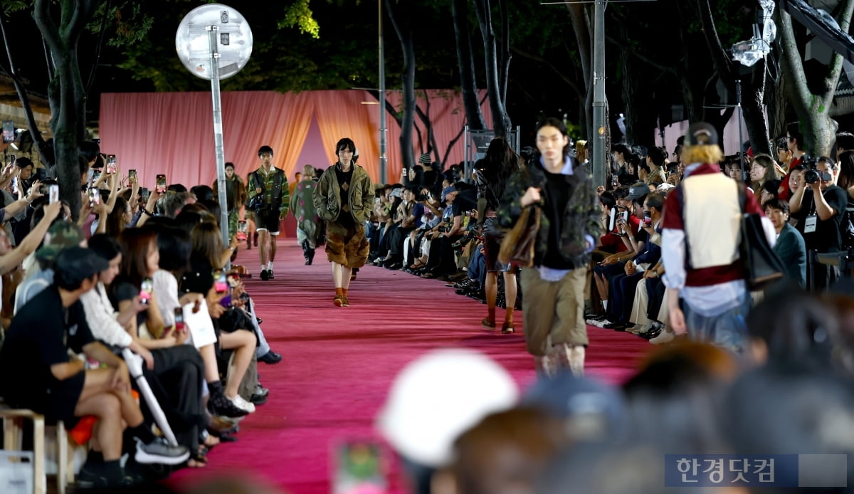 [포토] 덕수궁길이 런웨이로…'2026 S/S 서울패션위크' 개막