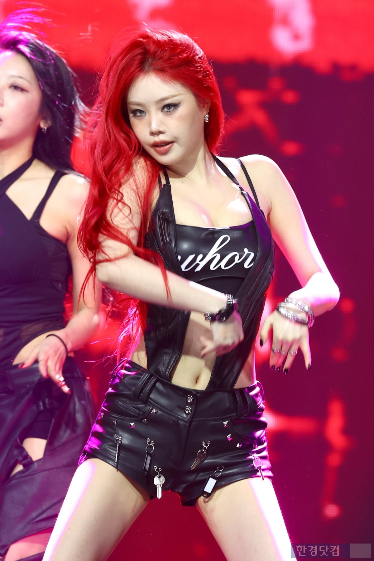 [포토] 수진, '강렬한 레드~'