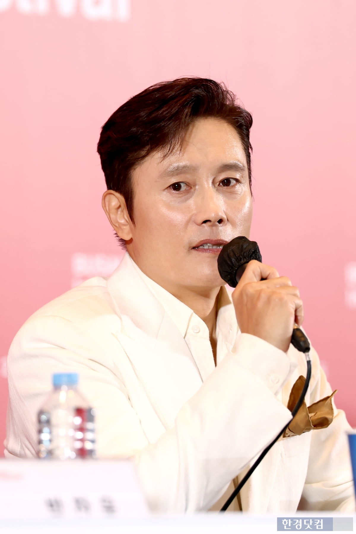 [포토] '제30회 부산국제영화제' 개막작 '어쩔수가 없다' 기자회견 열려