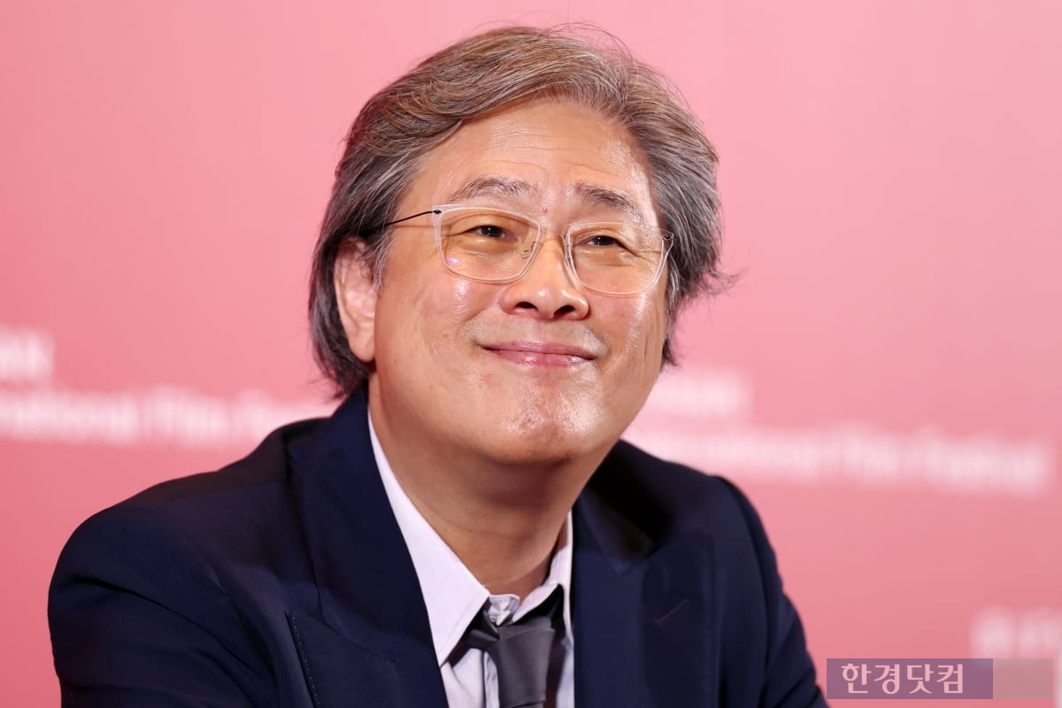 [포토] '제30회 부산국제영화제' 개막작 '어쩔수가 없다' 기자회견 열려
