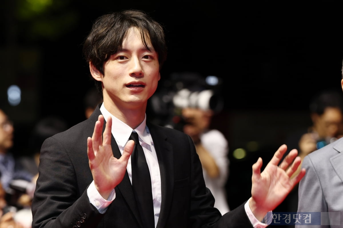 [포토] 사카구치 켄타로, '팬들을 향해 멋진 미소~' (부산국제영화제)