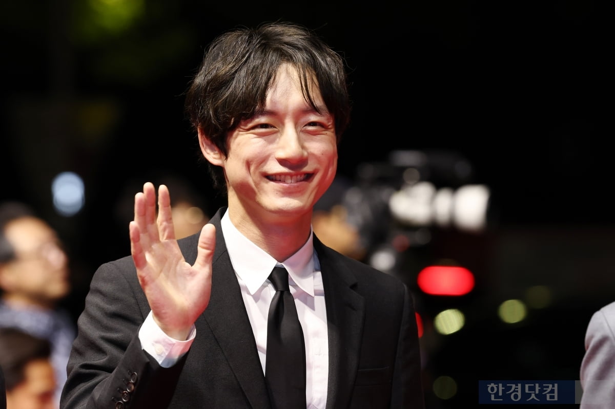 [포토] 사카구치 켄타로, '팬들을 향해 멋진 미소~' (부산국제영화제)