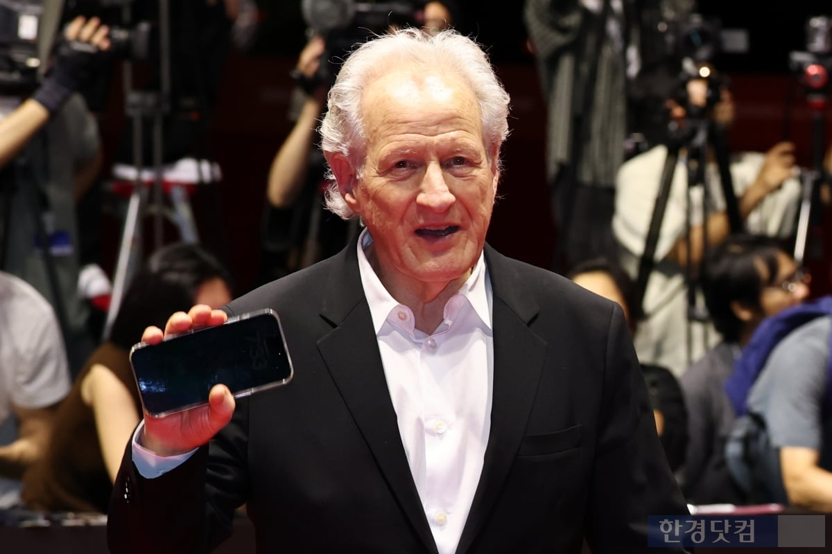 [포토] 마이클 만 감독, '멋진 모습으로 레드카펫 등장' (부산국제영화제)