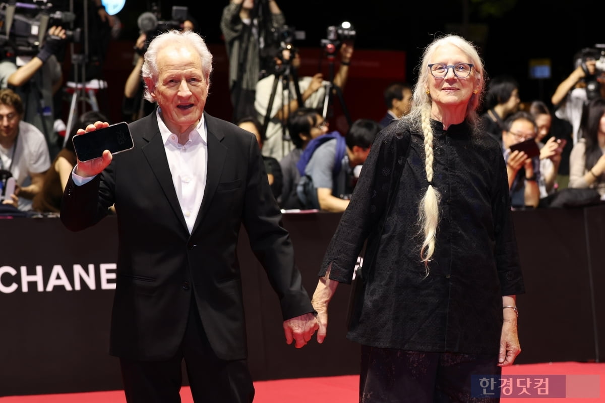 [포토] 마이클 만 감독, '멋진 모습으로 레드카펫 등장' (부산국제영화제)