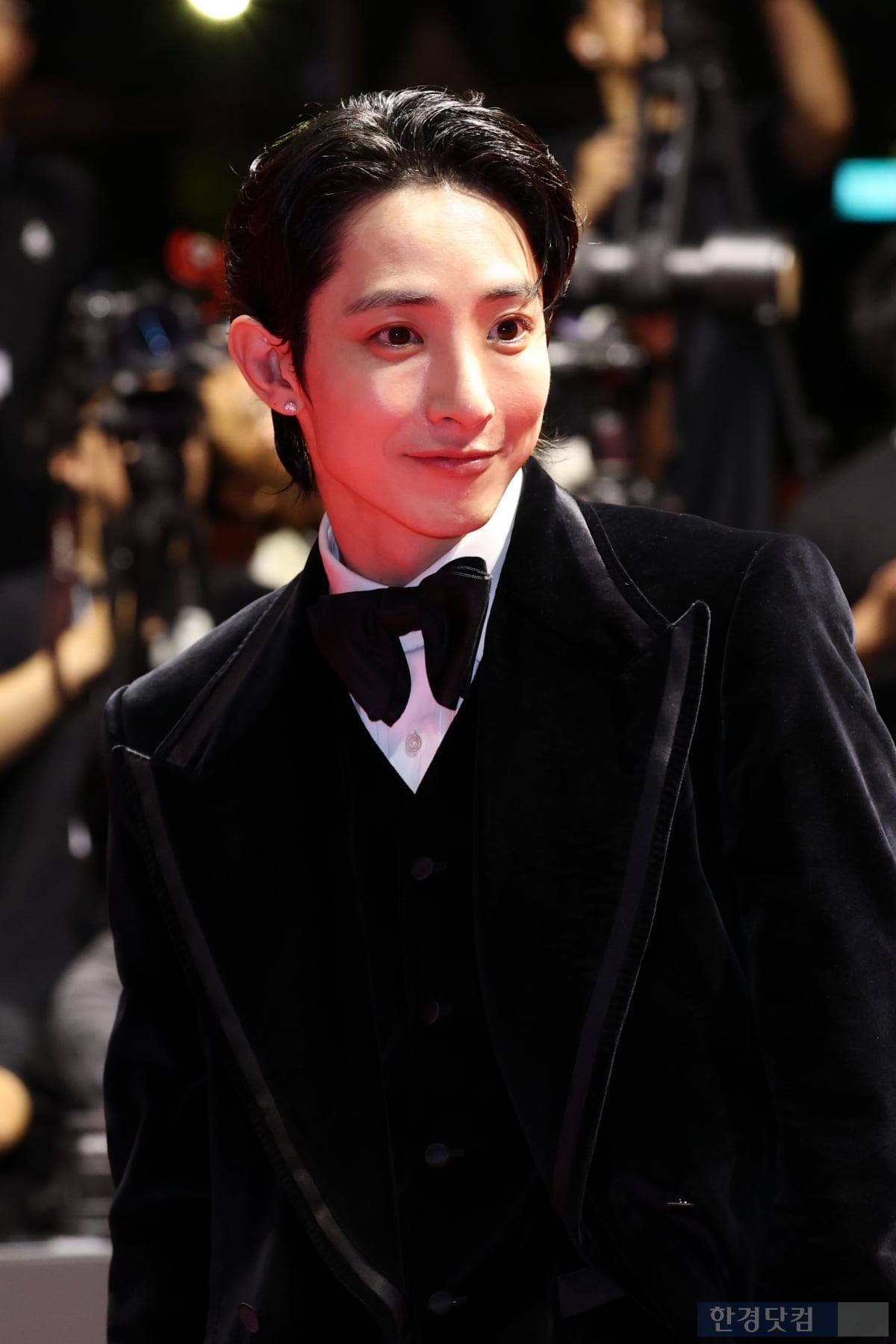 [포토] 이수혁, '팬들 반하게 만드는 멋진 남자' (부산국제영화제)