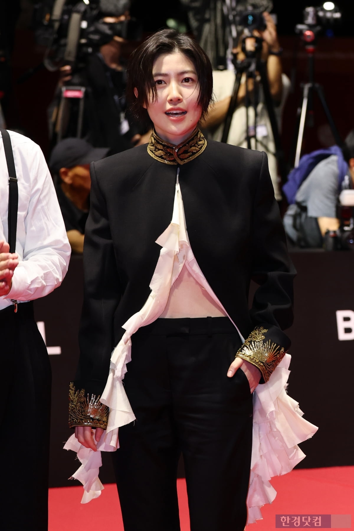 [포토] 심은경, '멋을 아는 그녀~' (부산국제영화제)