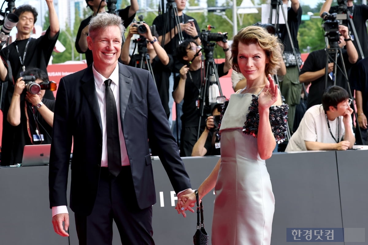 [포토] 밀라 요보비치, '폴 앤더슨 감독과 다정하게 등장' (부산국제영화제)