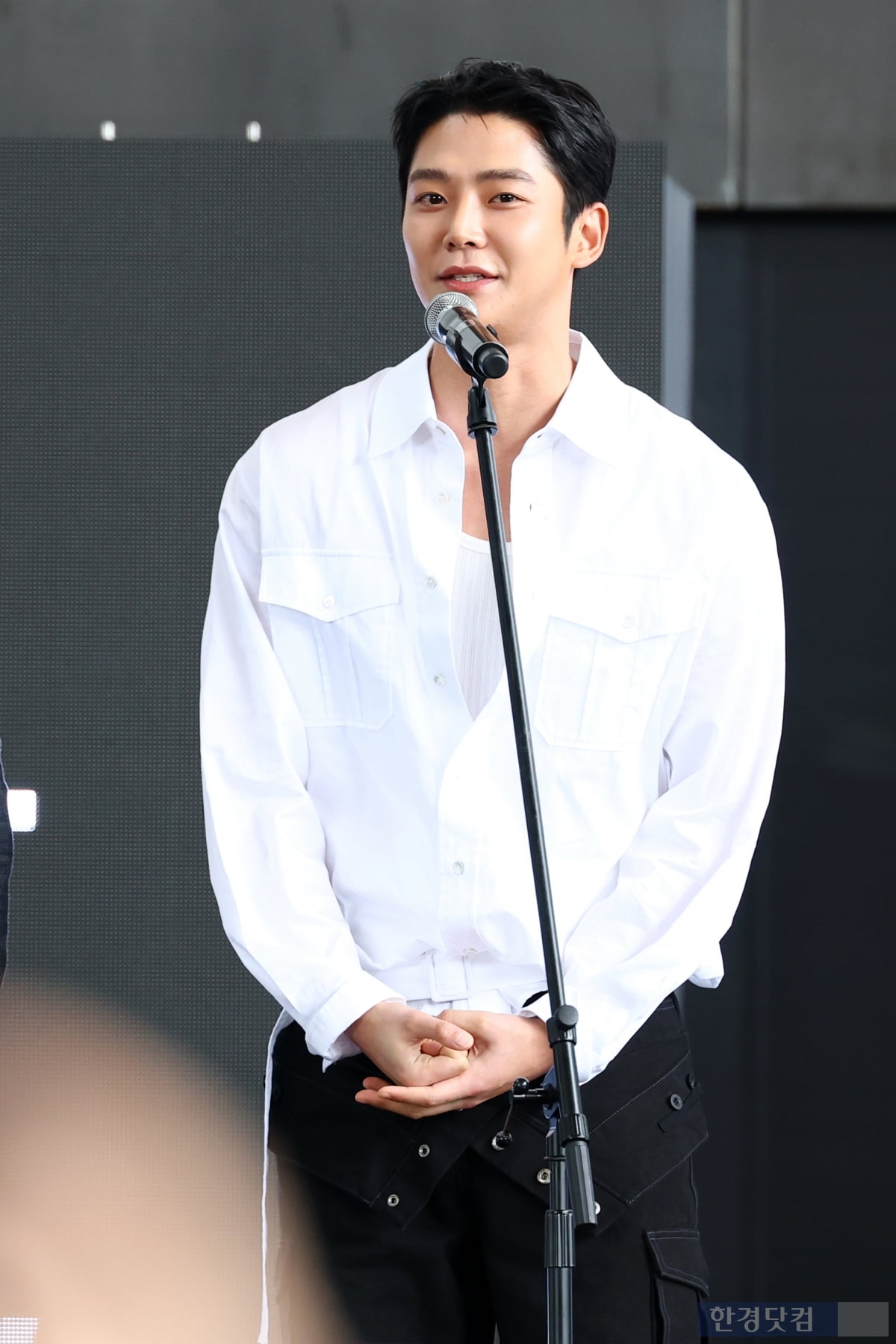 [포토] 로운, '팬들 마음 흔드는 멋진 모습'