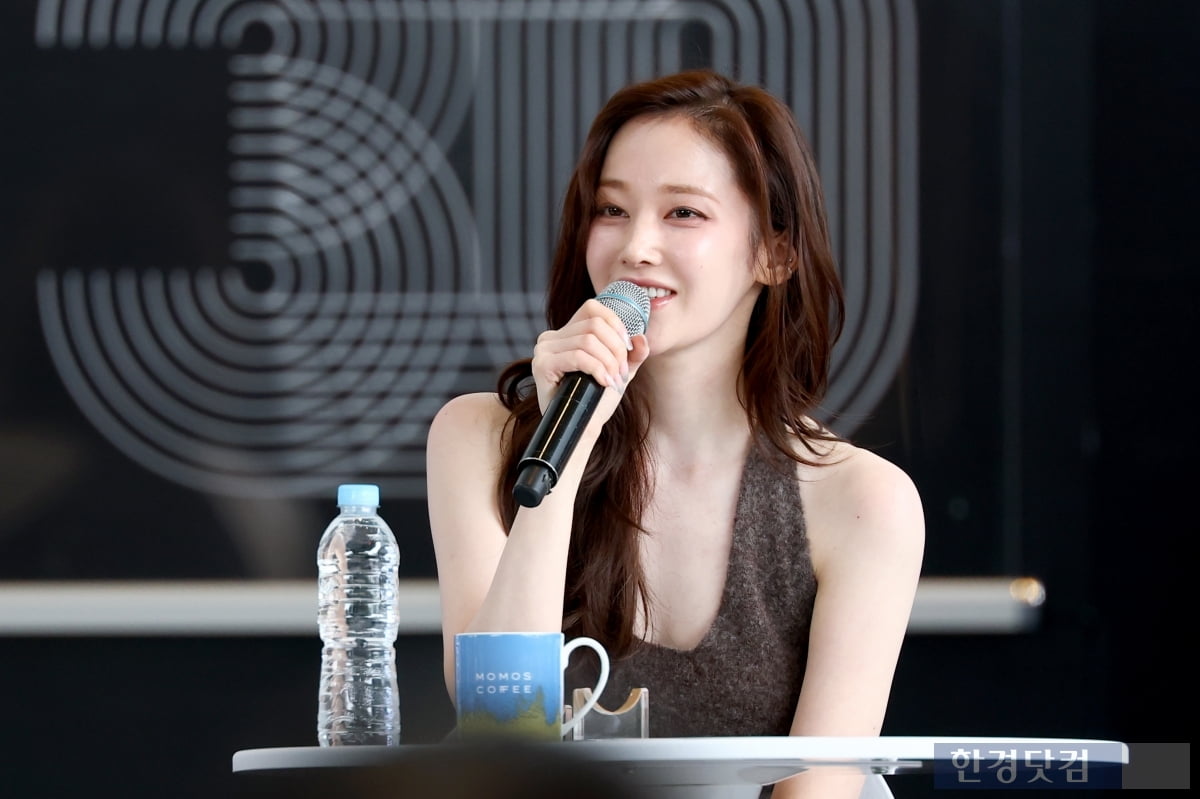 [포토] 전종서, '밀착 원피스 입고 우월한 골반 라인 과시'