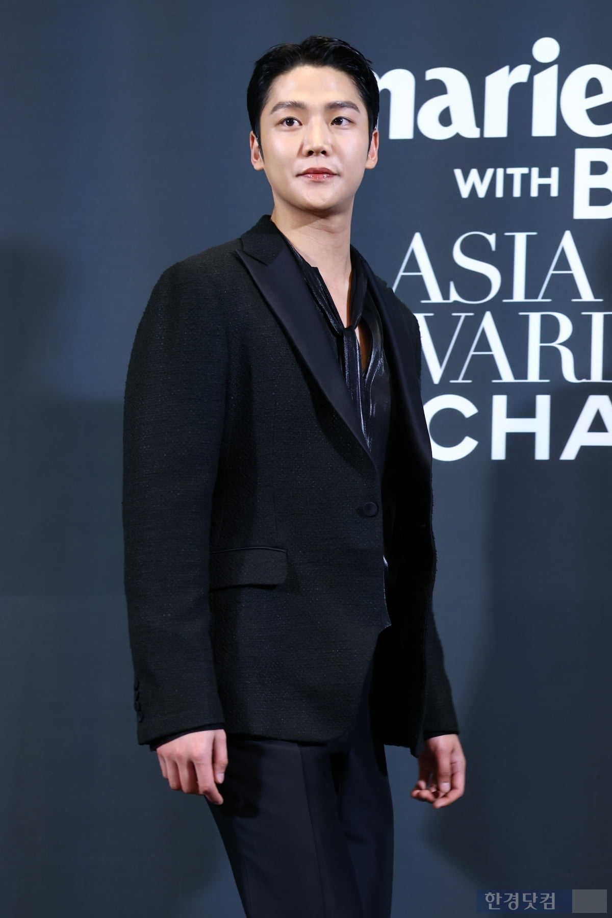 [포토] 로운, '멋진 모습에 팬들 심쿵'