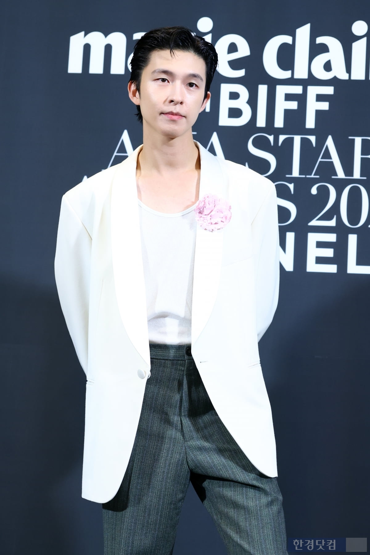 [포토] 홍경, '눈길 사로잡는 멋진 모습'