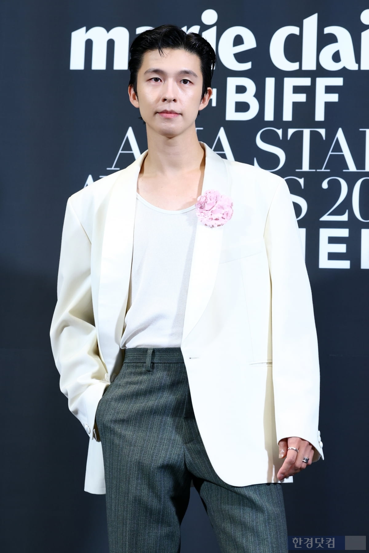 [포토] 홍경, '눈길 사로잡는 멋진 모습'