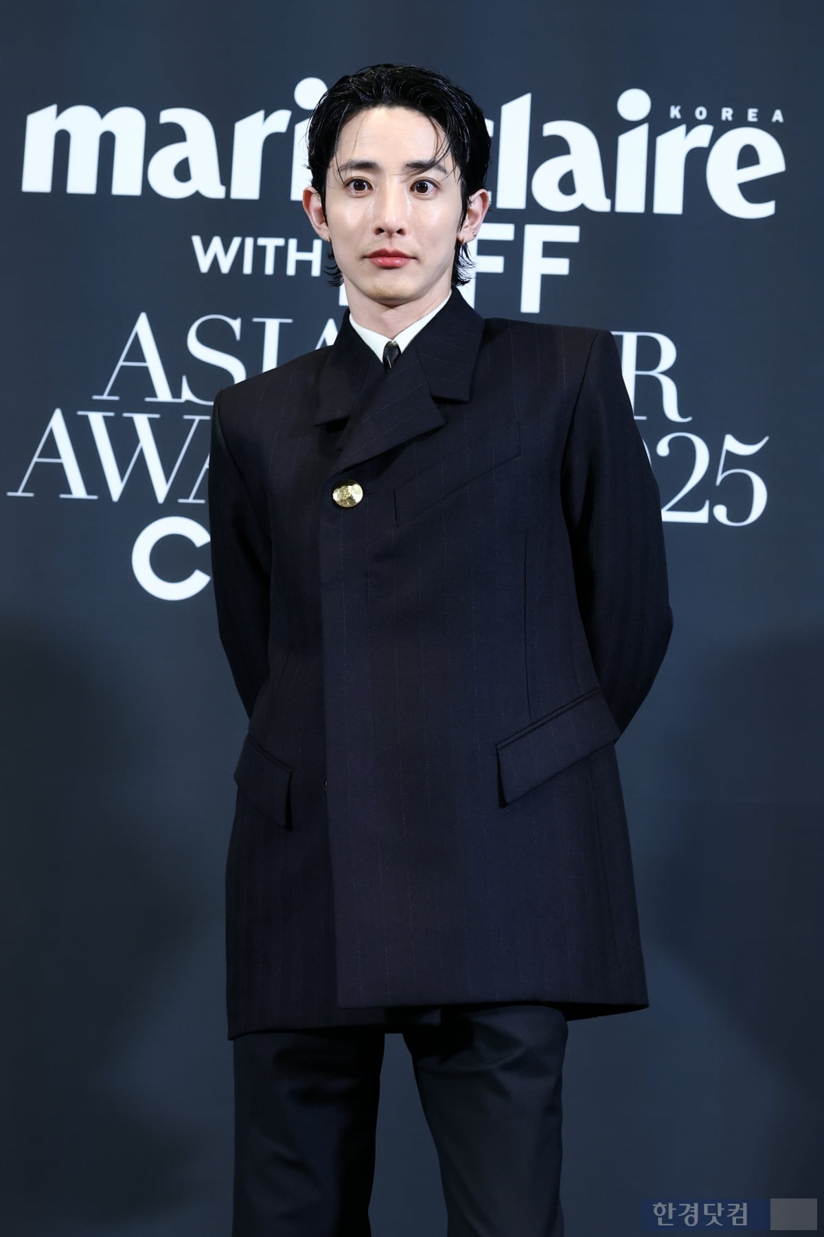 [포토] 이수혁, '하트는 부끄러워요~'