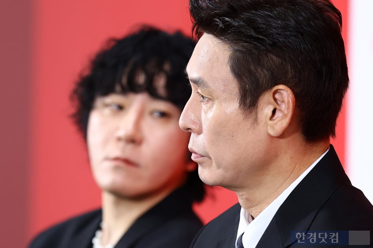 [포토] 변성현 감독-설경구, '떼려야 뗄 수 없는 두 남자'