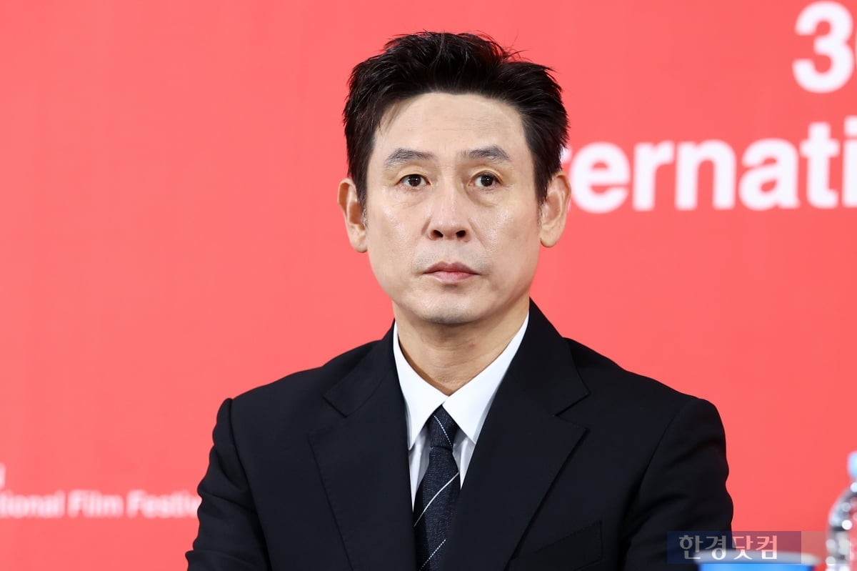 [포토] 설경구, '감탄을 부르는 멋진 모습'