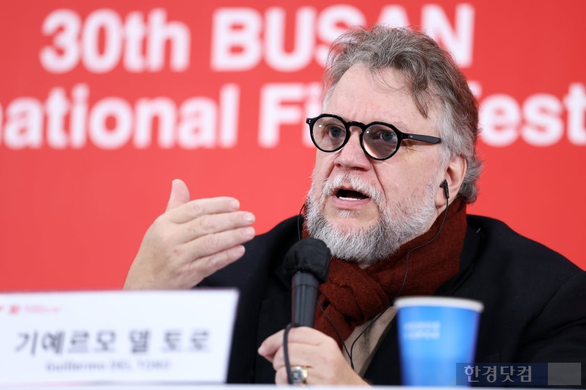 [포토] 기예르모 델 토로, '거장의 카리스마'