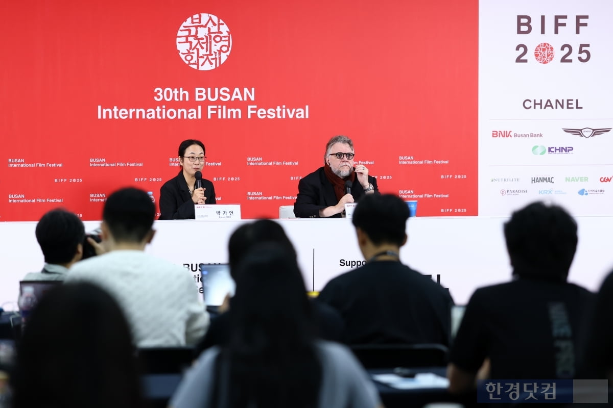 '괴수물의 거장' 기예르모 델 토로 "韓 영화엔 영혼 살아있어" [BIFF] 